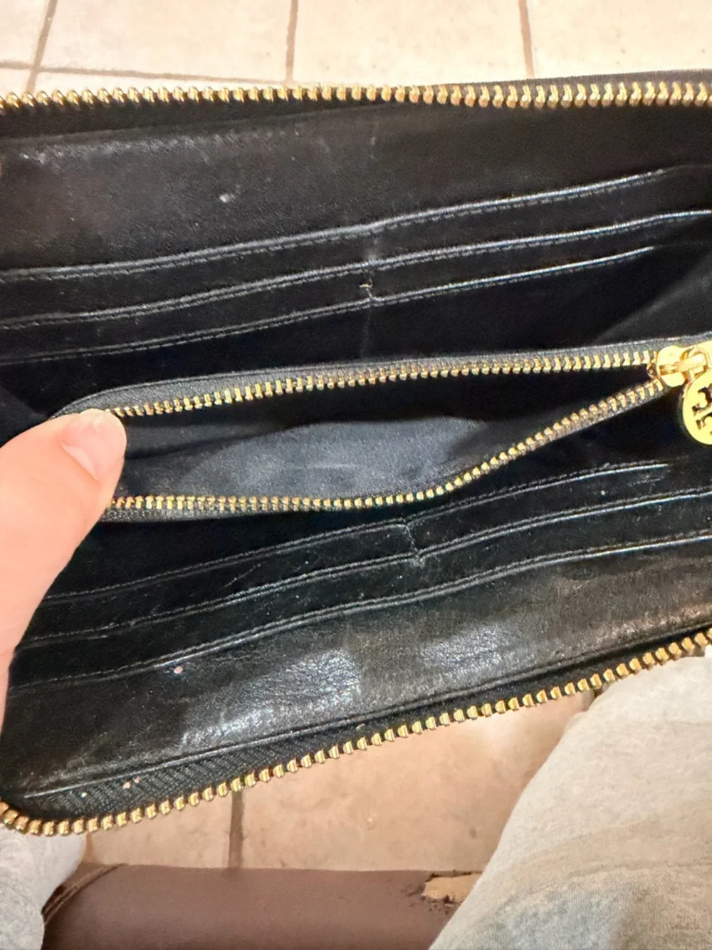 Tory Burch zip-around continental wallet